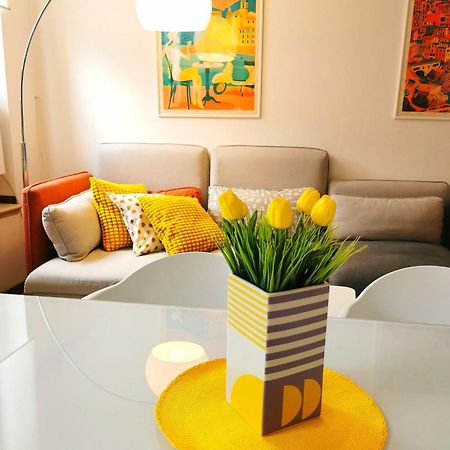 Old Town Apartment With Terrace - Live Love Lake بسكييرا ديل غاردا المظهر الخارجي الصورة