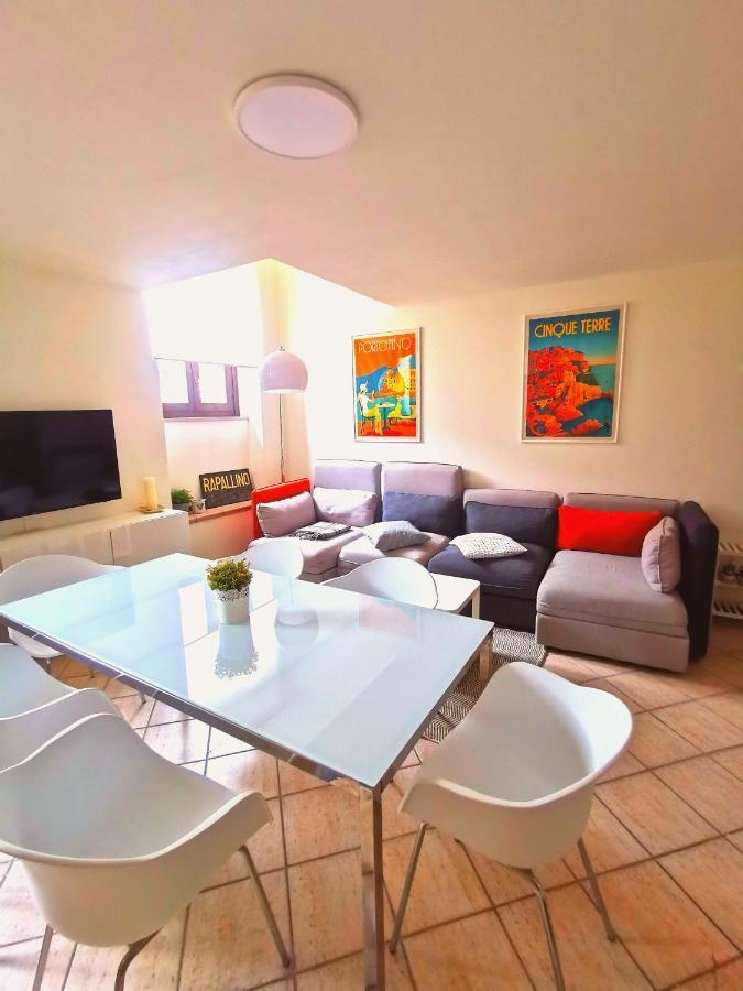 Old Town Apartment With Terrace - Live Love Lake بسكييرا ديل غاردا المظهر الخارجي الصورة