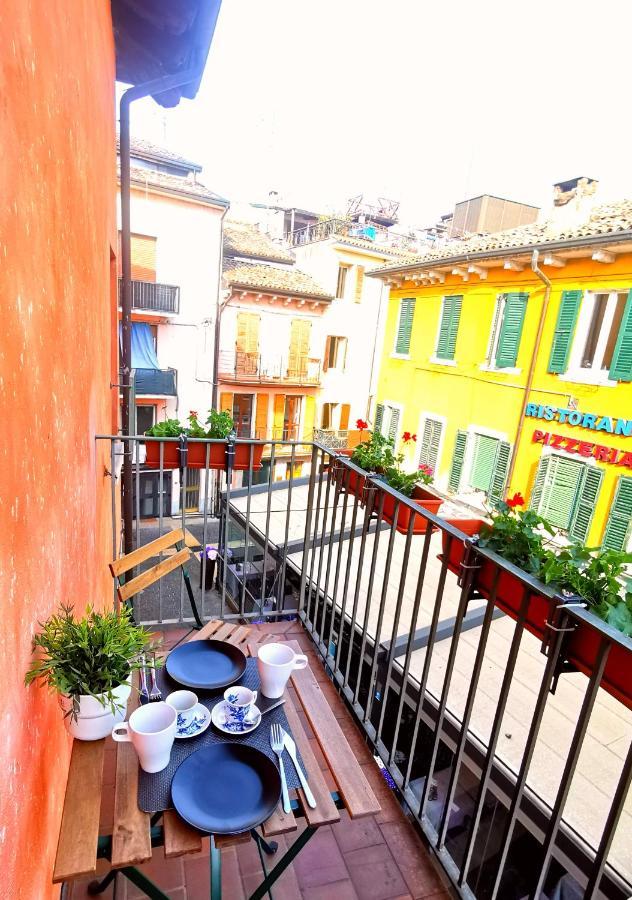 Old Town Apartment With Terrace - Live Love Lake بسكييرا ديل غاردا المظهر الخارجي الصورة