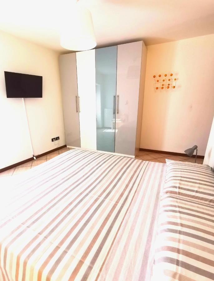 Old Town Apartment With Terrace - Live Love Lake بسكييرا ديل غاردا المظهر الخارجي الصورة