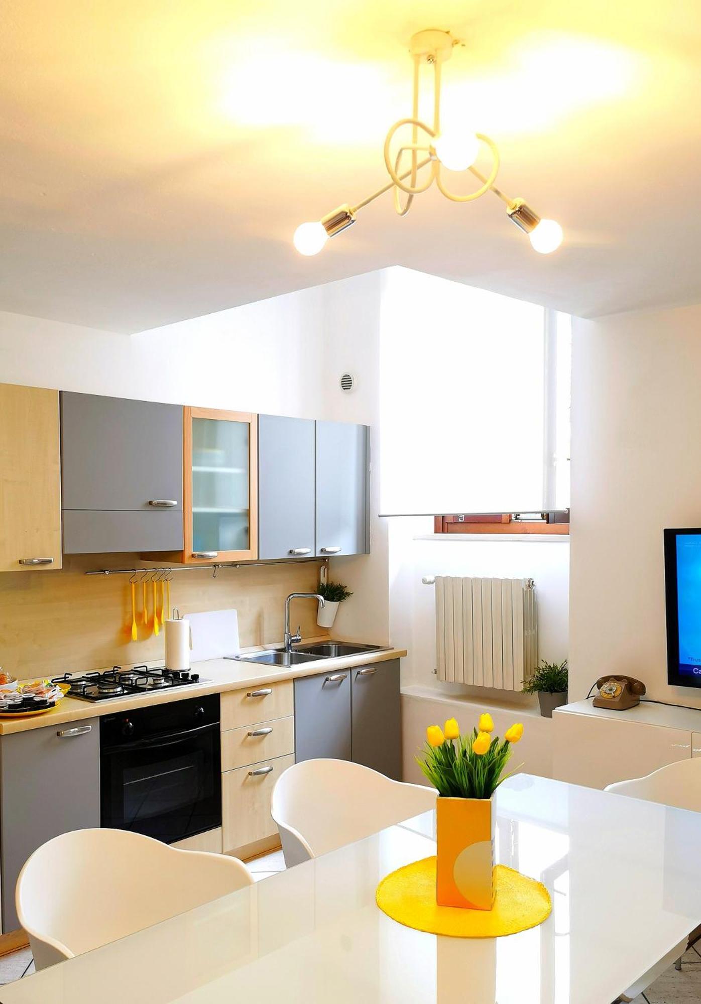 Old Town Apartment With Terrace - Live Love Lake بسكييرا ديل غاردا المظهر الخارجي الصورة